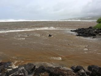 illustration A la Réunion le cyclone Garance a donné un coup de collier à la prévention des inondations (Triptyque)